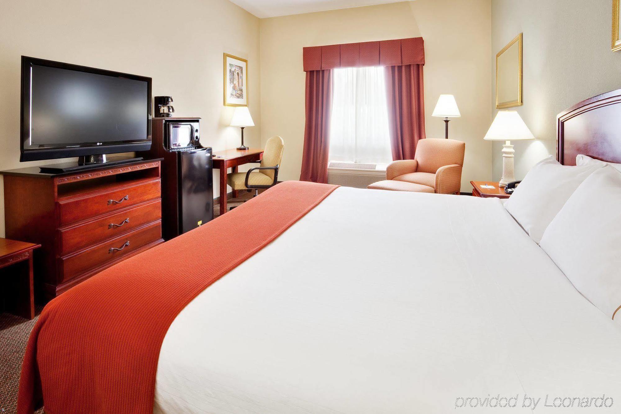 Express And - Allentown Area By Ihg Hotel 2*
